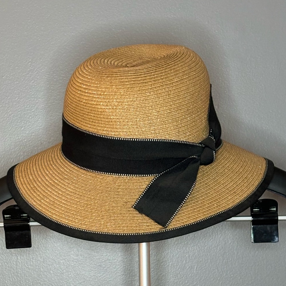Cute Straw Hat with Small Brim